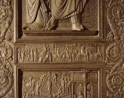 Dettaglio dalla porta centrale della basilica, decorata 1439-45 (bronzo) da Antonio Filarete